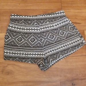 Highwaisted Black and white Aztec shorts